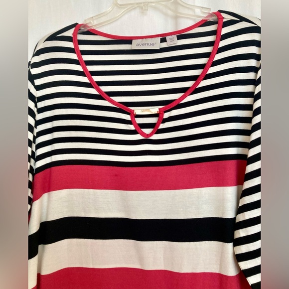 Avenue Blue White & Pink Striped Lightweight Stretchy Tunic Top Size 22/24 - Picture 4 of 10
